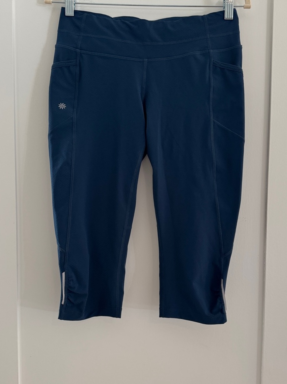 Athleta Mid Rise Crop Leggings in Blue | Size Small | 17" Inseam